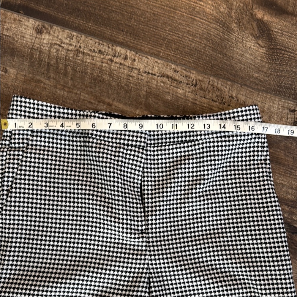 ANN TAYLOR Black and White Checkered Cuffed Trousers - Picture 4 of 7